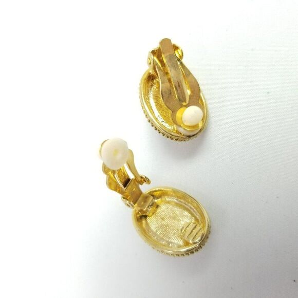 Vintage Faux Pearl and Gold Tone Oval Clip On Earrings, Retro 80s 90s Style - Picture 3 of 6